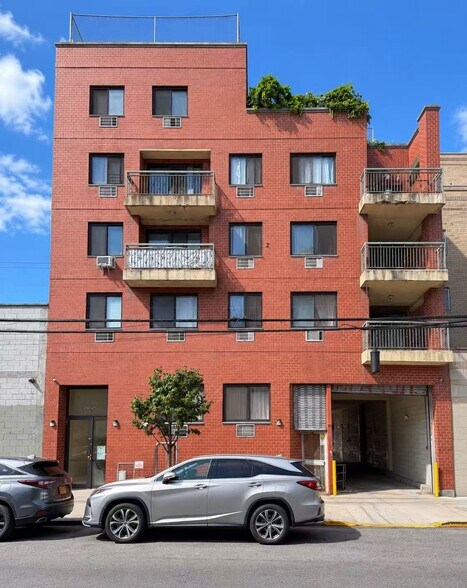 Primary Photo Of 4134 Haight St, Flushing Multifamily For Sale