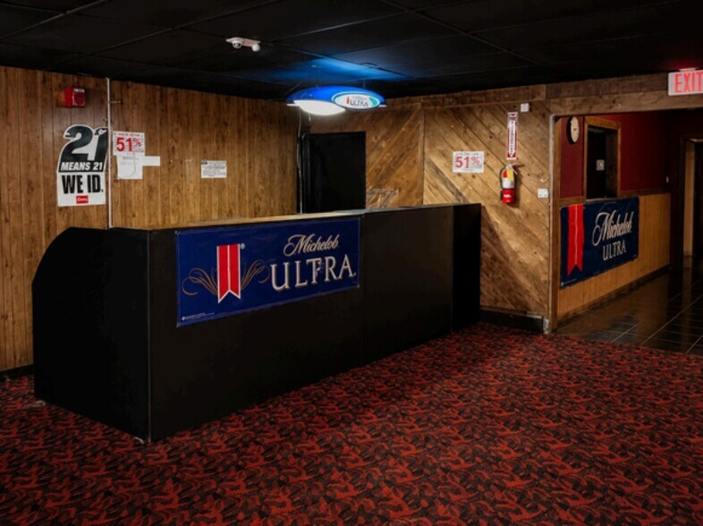 More Photos Of 2403 N Cornell St, Lubbock Bar For Sale