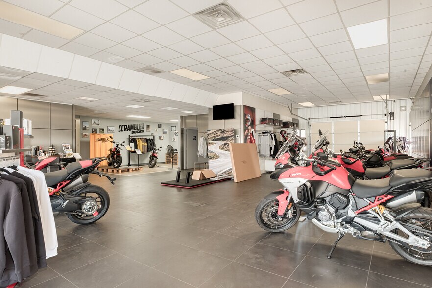 More Photos Of 944 State Route 28, Milford Auto Repair For Sale