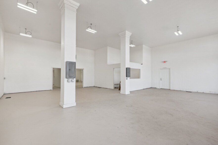 More Photos Of 945 N El Dorado St, Stockton Apartments For Sale