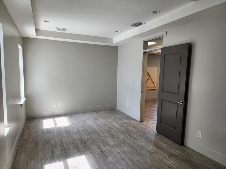 More Photos Of 1236 Dr Martin Luther King Jr St N, Saint Petersburg Office For Lease