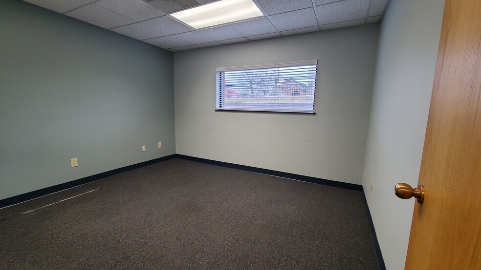 More Photos Of 3699 Alexandria Pike, Cold Spring Office For Lease