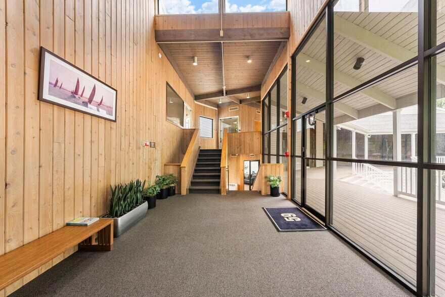 More Photos Of 59 Avenue at the Commons, Shrewsbury Medical For Lease