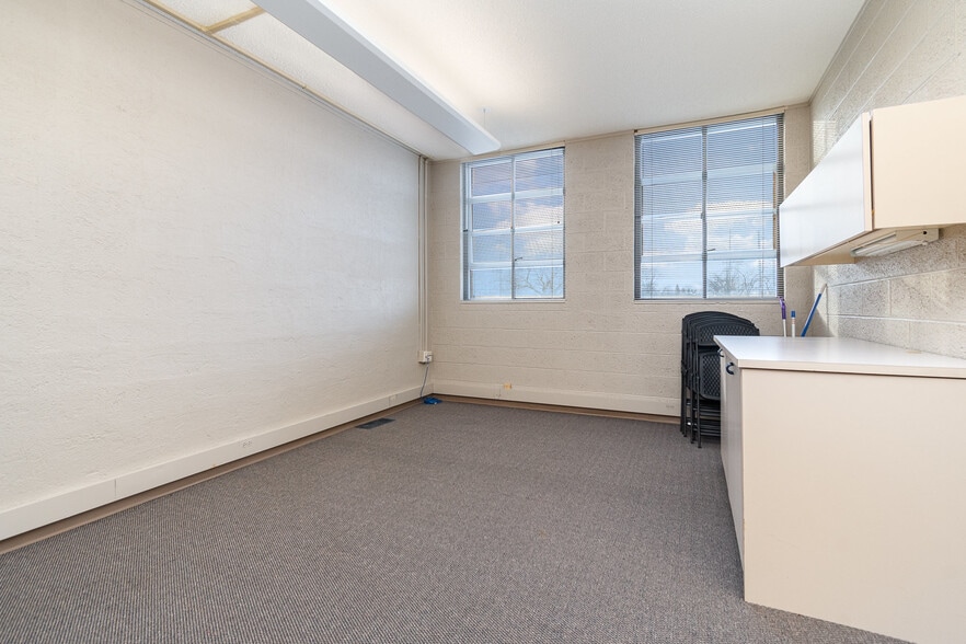 More Photos Of 334 S Water St, Saginaw Office For Sale