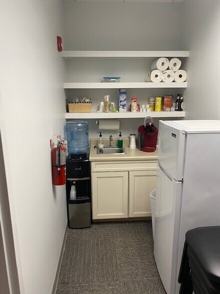 More Photos Of 6440 Southpoint Pky, Jacksonville Office For Lease