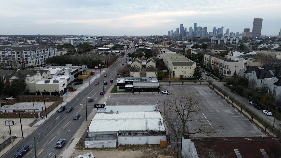 More Photos Of 5317 Washington Ave, Houston Bar For Lease