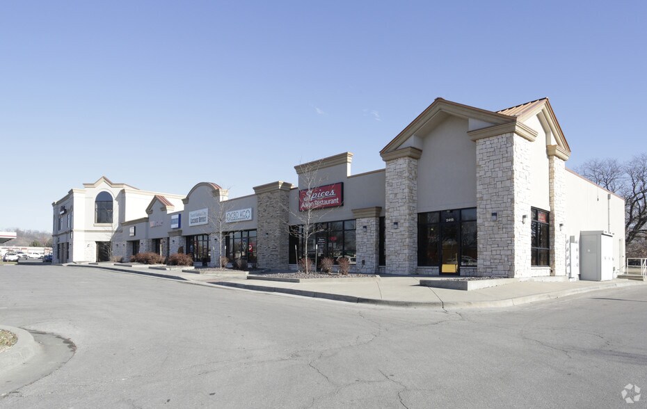 More Photos Of 2415-2431 Burlington St, North Kansas City Storefront Retail Office For Lease