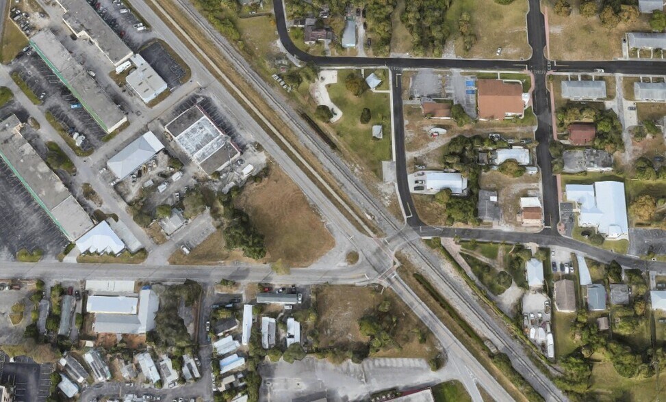 More Photos Of 920 SE Dixie Hwy, Stuart Land For Sale