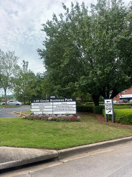 More Photos Of 5255 Snapfinger Park Dr, Lithonia Light Distribution For Lease