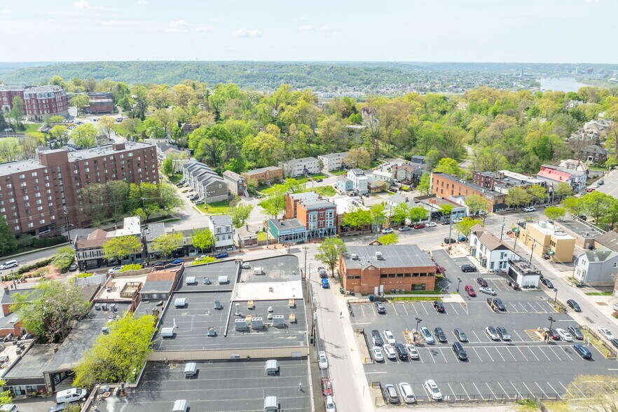 More Photos Of 2015 Madison rd, Cincinnati Storefront Retail Residential For Lease