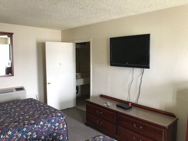 More Photos Of 930 White Horse Pike, Absecon Hotel For Sale