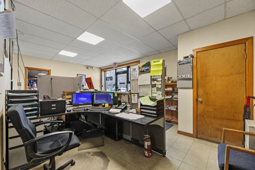 More Photos Of 1260 East St, Pittsfield Freestanding For Sale