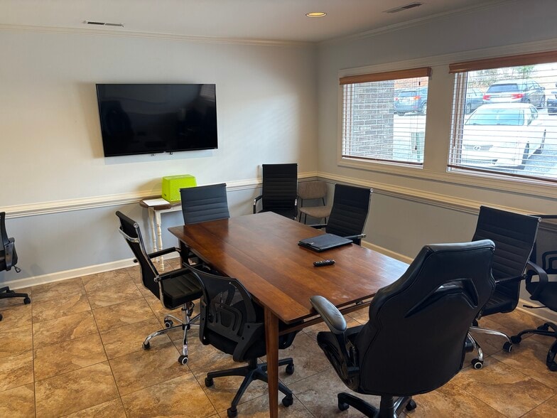 More Photos Of 30 Pointe Cir, Greenville Medical For Lease