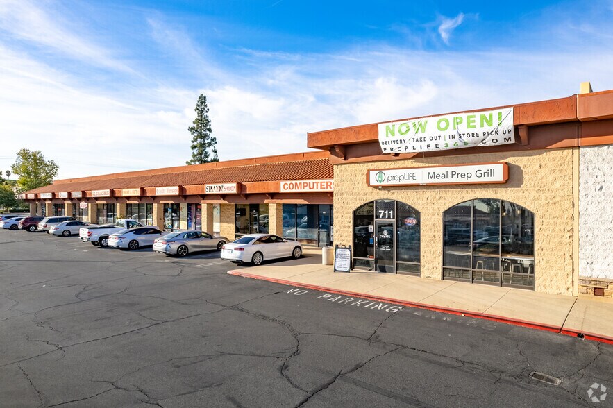 More Photos Of 711-785 W Foothill Blvd, Upland Storefront For Lease