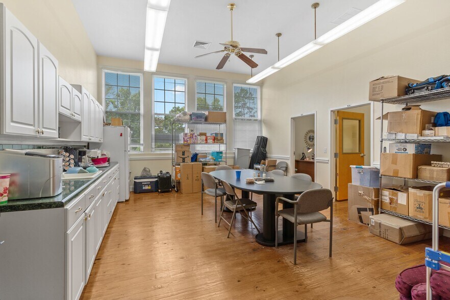 More Photos Of 1476 SW Main St, Greenville Medical For Sale