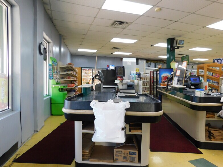 More Photos Of 116 E Rochester St, Akron Freestanding For Sale