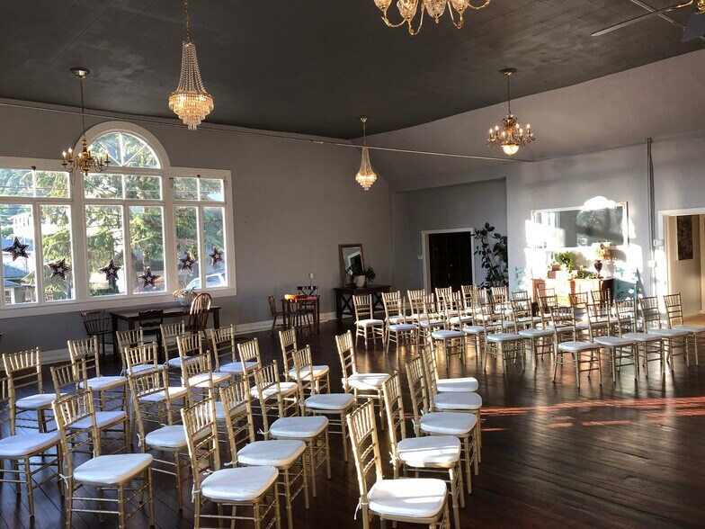 More Photos Of 155 N Elm St, Kalama Storefront Retail Residential For Sale