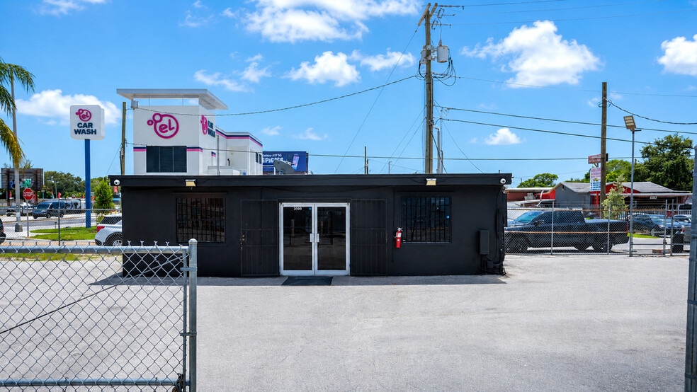 More Photos Of 3100 NW 27th Ave, Miami Manufacturing For Lease