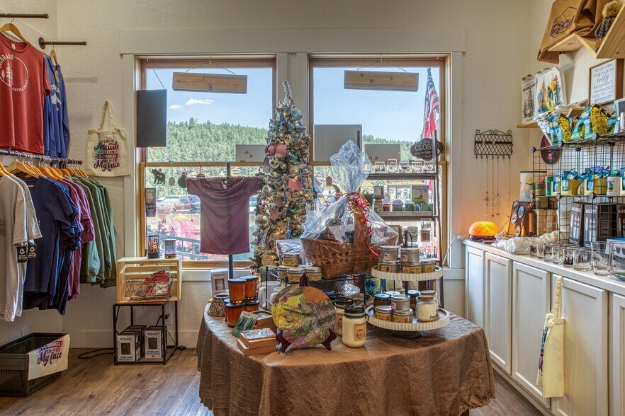 More Photos Of 452 Pagosa St, Pagosa Springs General Retail For Sale