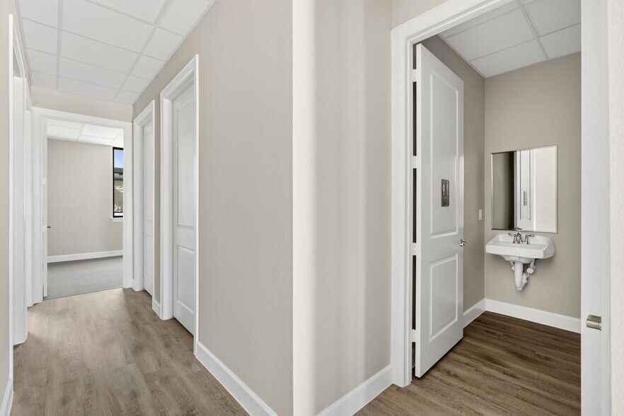 More Photos Of 5501 Cabrera dr, Sugar Land Medical For Lease