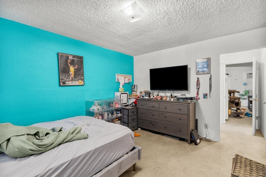 More Photos Of 7614 Mason Ave, Winnetka Multifamily For Sale