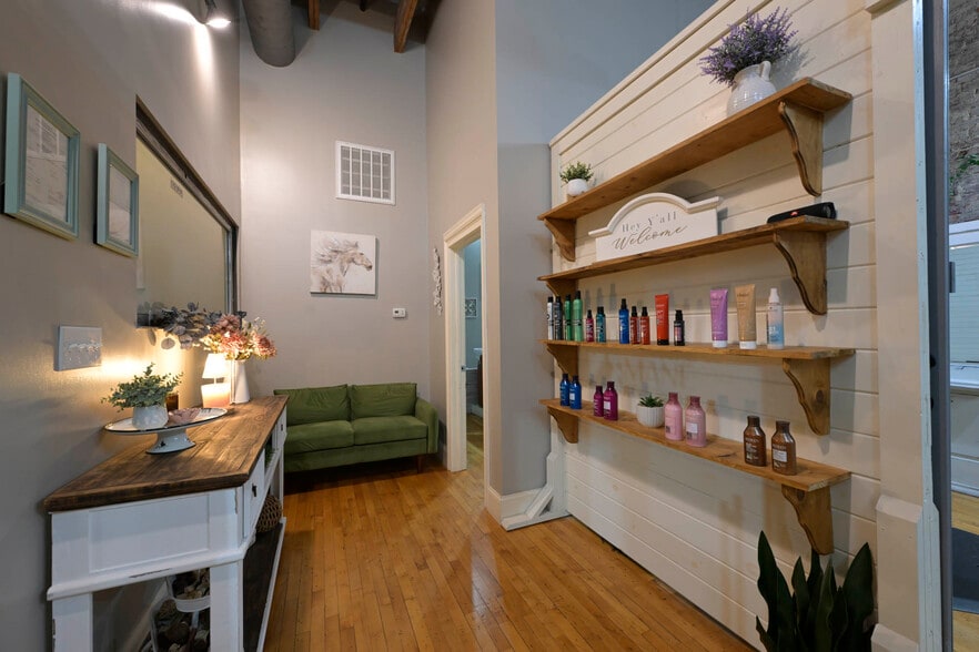 More Photos Of 217 Broad St, Kingsport Storefront Retail Office For Sale