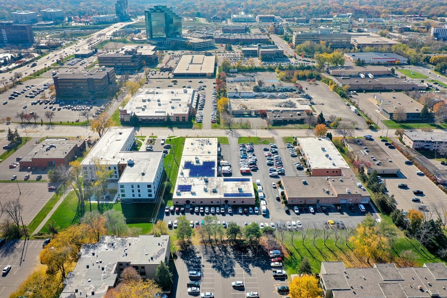 More Photos Of 4200-4250 76th St W, Edina Light Distribution For Sale