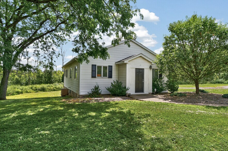 More Photos Of 6107 Loomis Rd, Farmington Office For Sale