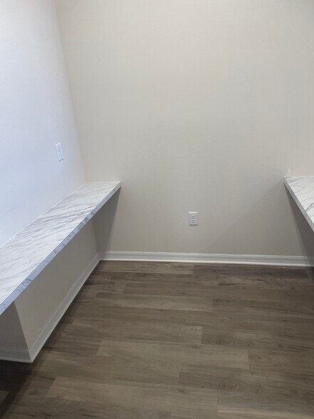 More Photos Of 10043 Beach Verbena Dr, Riverview Office For Lease