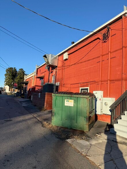 More Photos Of 103 W Court House Sq, Cumming General Retail For Sale