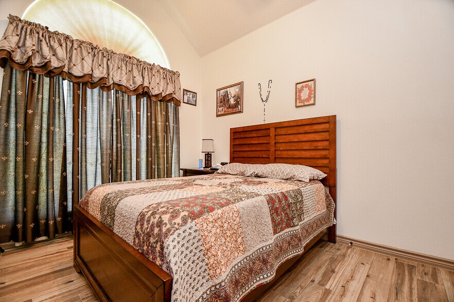 More Photos Of 540 Chisolm Trl, Wallis Manufactured Housing Mobile Home Park For Sale