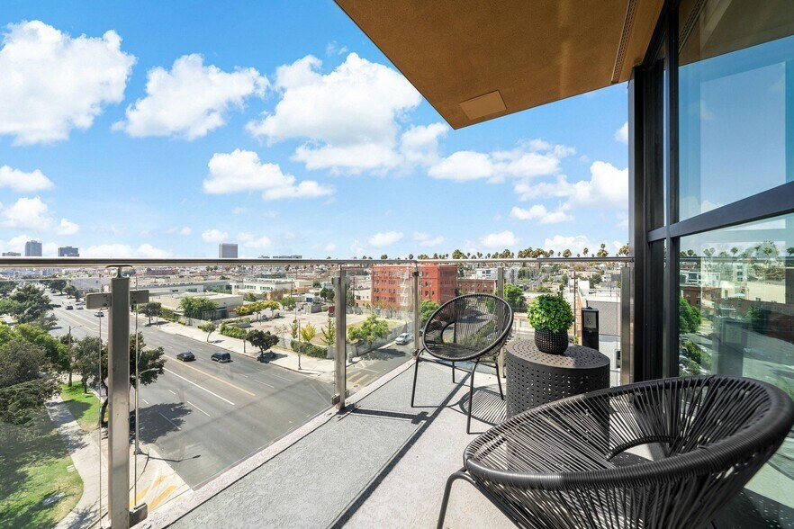 More Photos Of 200 N Vermont Ave, Los Angeles Apartments For Lease