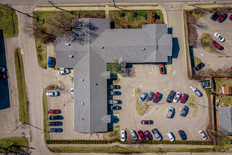 More Photos Of 4331 Churchman Ave, Louisville Medical For Sale