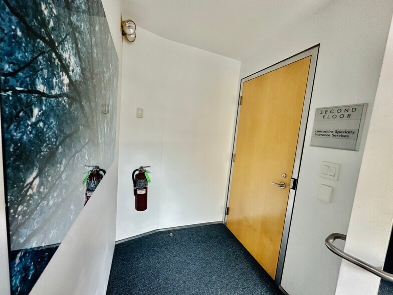 More Photos Of 12 Havemeyer Pl, Greenwich Office For Lease