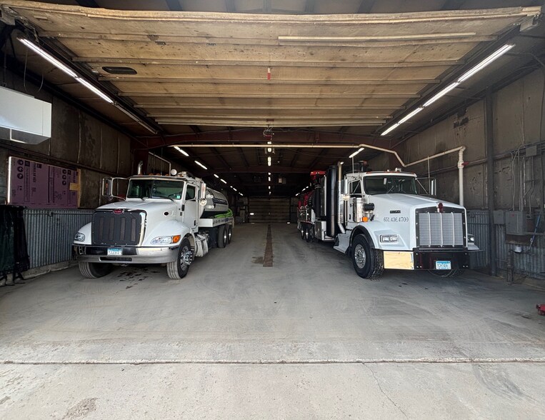 More Photos Of 7649-7655 Concord Blvd, Inver Grove Heights Warehouse For Lease