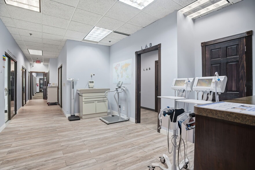 More Photos Of 941 Hillwind Rd NE, Minneapolis Medical For Sale