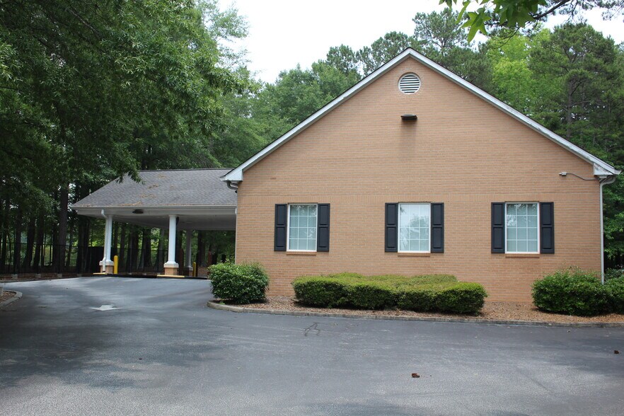 More Photos Of 496 Crosstown Rd, Peachtree City Bank For Lease