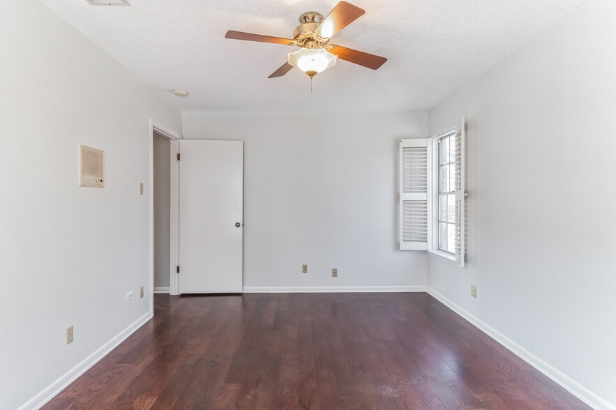 More Photos Of 1704 San Antonio St, Austin Office For Lease