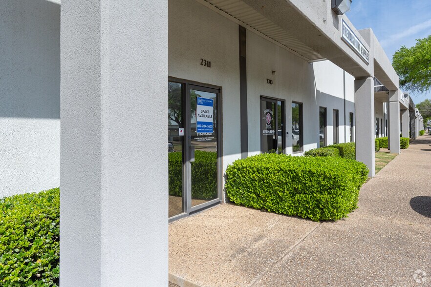 More Photos Of 2501-2519 Gravel Dr, Fort Worth Unknown For Lease