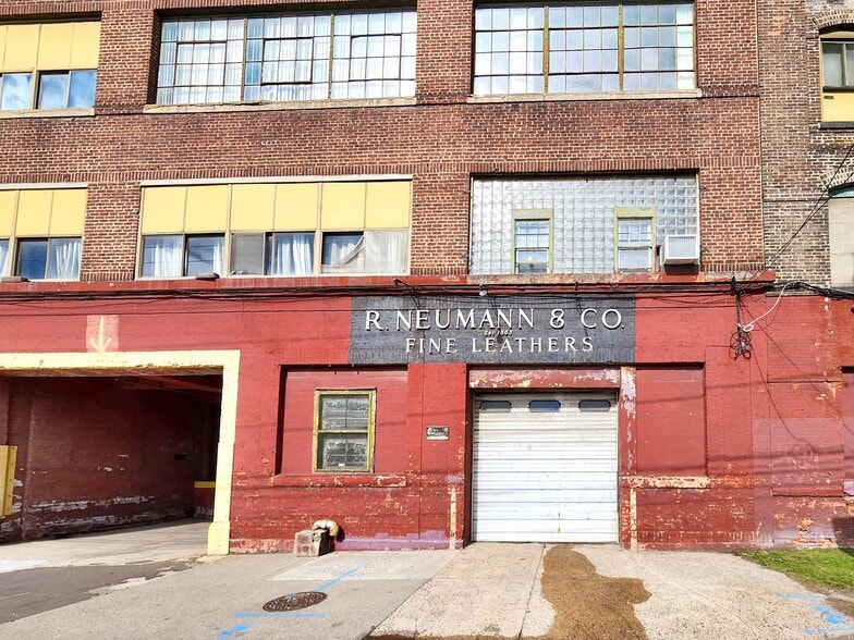 More Photos Of 300 Observer Hwy, Hoboken Flex For Sale