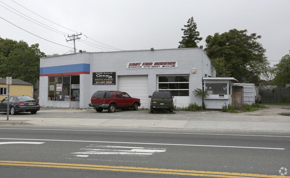 More Photos Of 445 E Main St, Patchogue Service Station For Lease