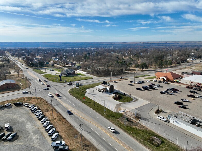 More Photos Of 1409 K St, Fairbury General Retail For Sale