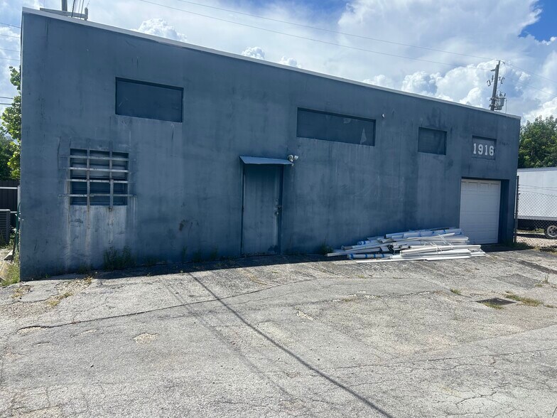 Primary Photo Of 1910 N Dixie Hwy, Hollywood General Retail For Lease