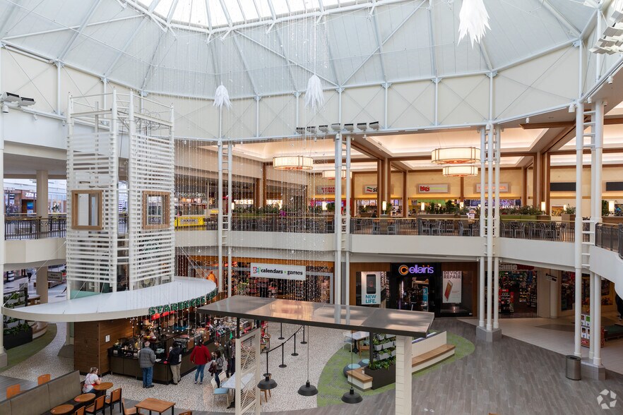 More Photos Of 1000 N Point Cir, Alpharetta Coworking Space