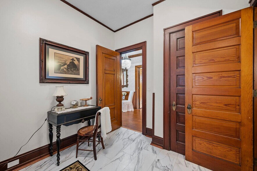 More Photos Of 610 W Washington St, Sandusky Specialty For Sale