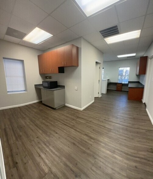 More Photos Of 1034 Canyon Bend Dr, Dripping Springs Warehouse For Sale