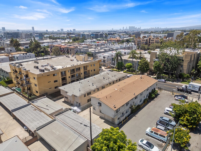 More Photos Of 1254 N Orange Dr, Los Angeles Apartments For Sale