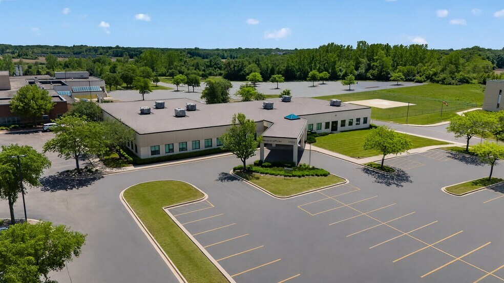 More Photos Of 3703 Doty Rd, Woodstock Medical For Lease