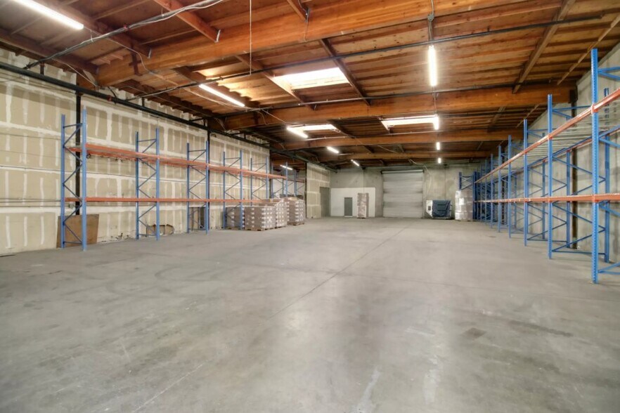 More Photos Of 8535 Morrison Creek Rd, Sacramento Showroom For Lease