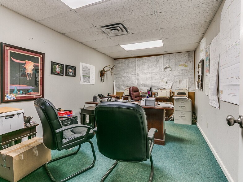 More Photos Of 219 N 6th St, Kingfisher Office For Sale